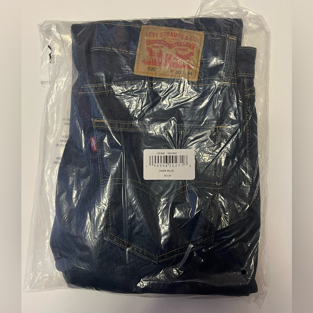 Men’s Levi’s 505 Jeans Size 30X34 Dark Blue Wash